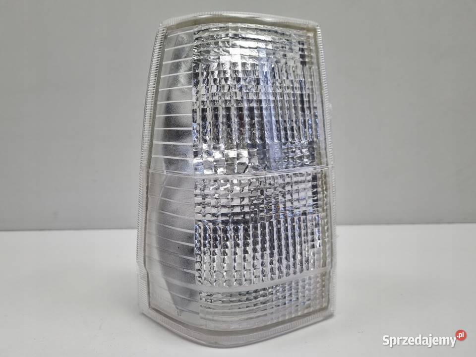 Volvo 740 PRZEDNI KIERUNKOWSKAZ prawy przód osobowe Rudka