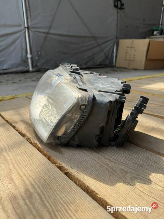 Lampa Lewa Przód Audi A8 2005r Poznań