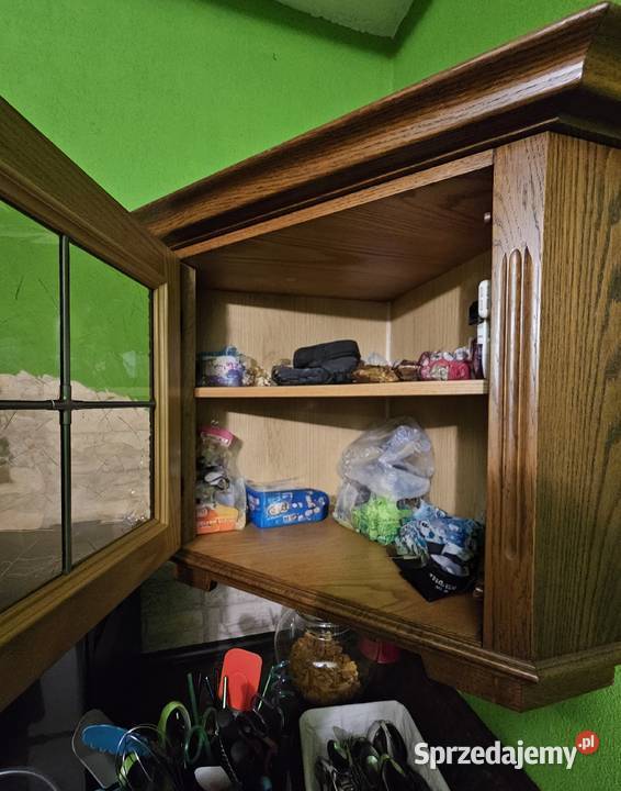 Narożna dębowa witryna Kredensy i witryny łódzkie Bednary sprzedam