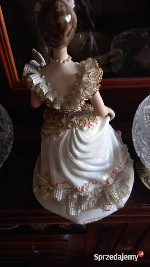 Stara duża porcelanowa figurka 28 biały Warszawa