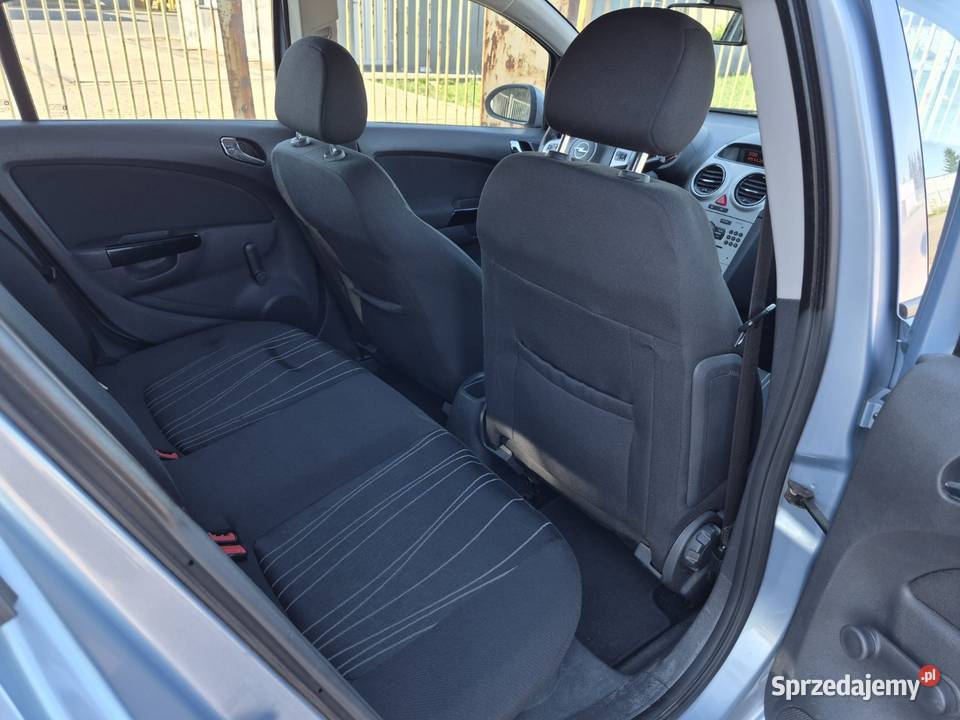 Opel Corsa 2010 Wołów