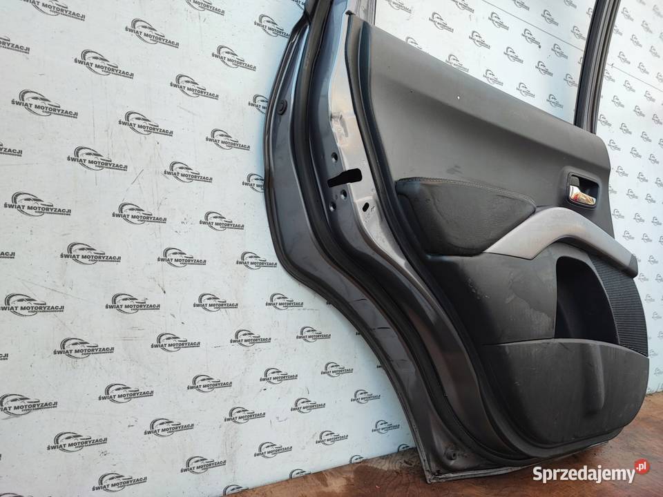 OUTLANDER II 08r Drzwi lewy tył 30 mikronów Kielce sprzedam