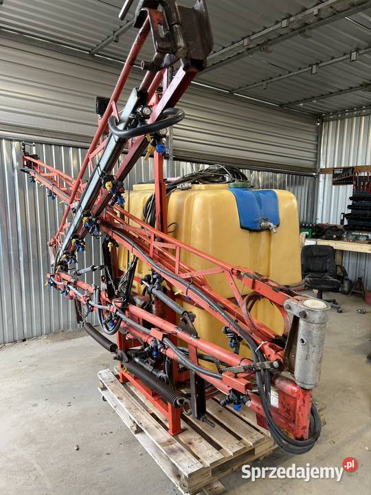 Opryskiwacz 800 L 15 m belka Trawniki