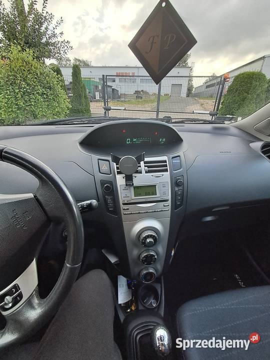 Toyota Yaris 2 14 d4d manualna zachodniopomorskie Trzebiatów