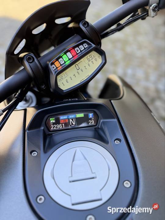 Ducati Diavel Carbon 2016 bezwypadkowy Trzcianka