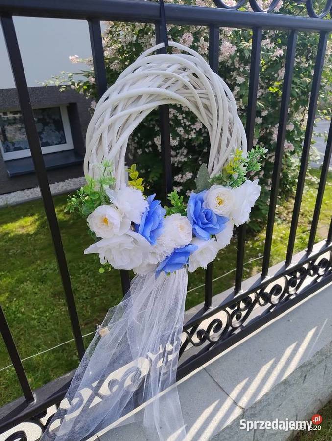 Wianki ślubne niebieskie