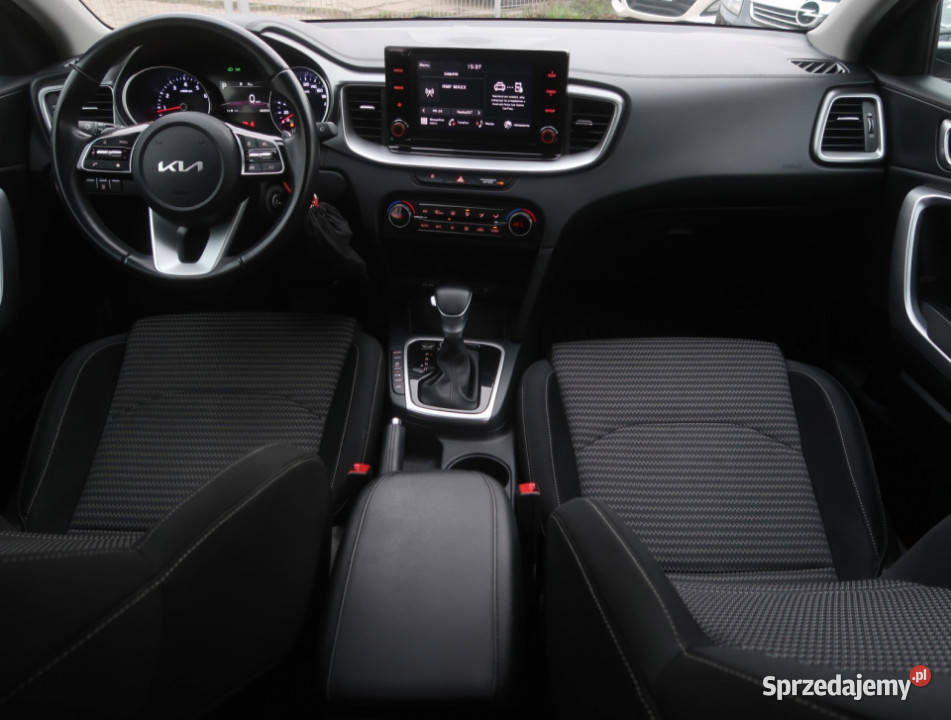 Kia Ceed 15 TGDI sprzedam