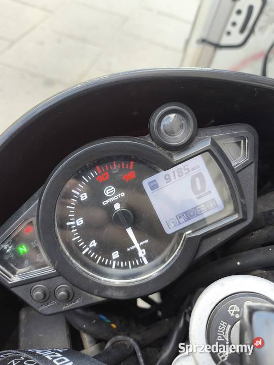 CF MOTO 650 NK 2014 czarny 9500 przebiegu manualna mazowieckie Warszawa