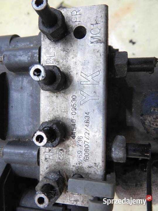 POMPA ABS AURIS II LIFT 16 D4D 4454002530 sprzedam