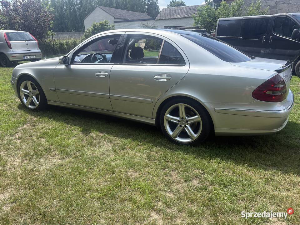 Sprzedam Mercedes w211 28cdi 330koni hak Klasa E Siennica