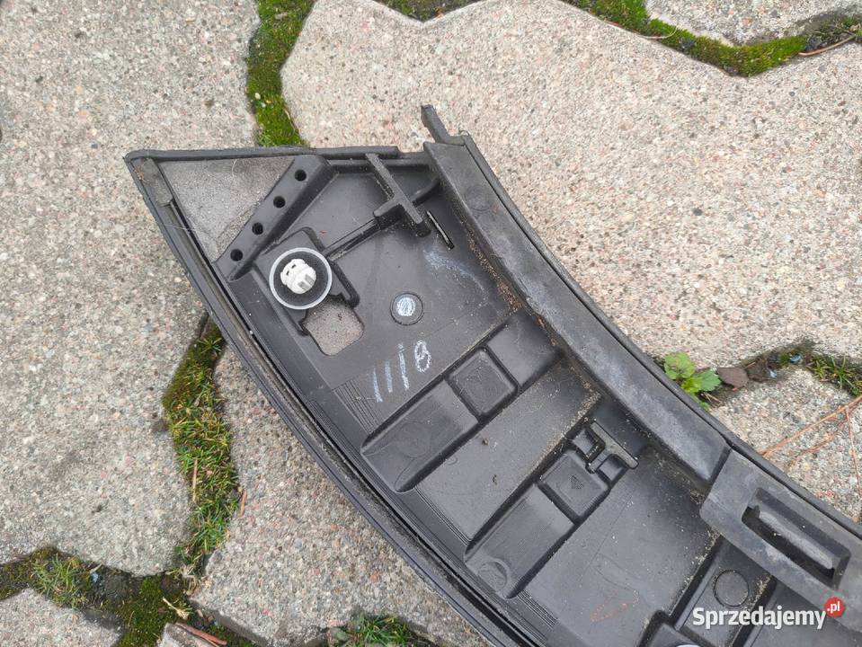 SUBARU XV LISTWA BLOTNIKA PRAWY TYL Przemęt
