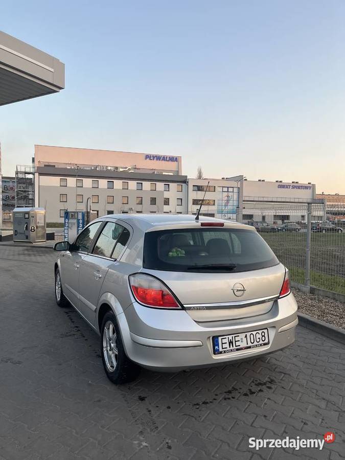 Opel astra H 16 benzynalpg wielofunkcyjna kierownica wielkopolskie sprzedam