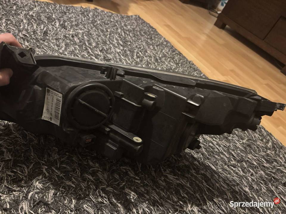 Lampy Opel Astra J 2010 osobowe Chęciny