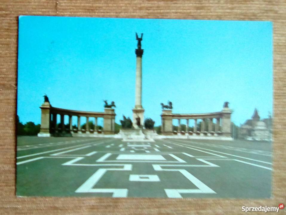 PLAC BOHATERÓW W BUDAPESZCIE NAZYWANY