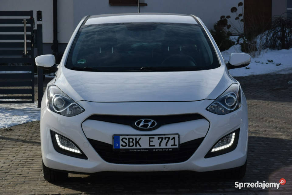Hyundai i30 14B 2015r Navi Kamera 121 121000km Majdan Sieniawski