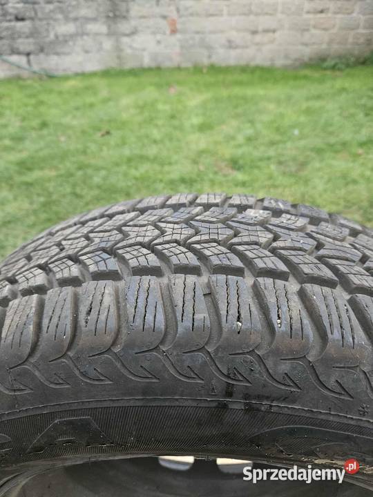 Opony zimowe 21565R16 z felgami stalowymi