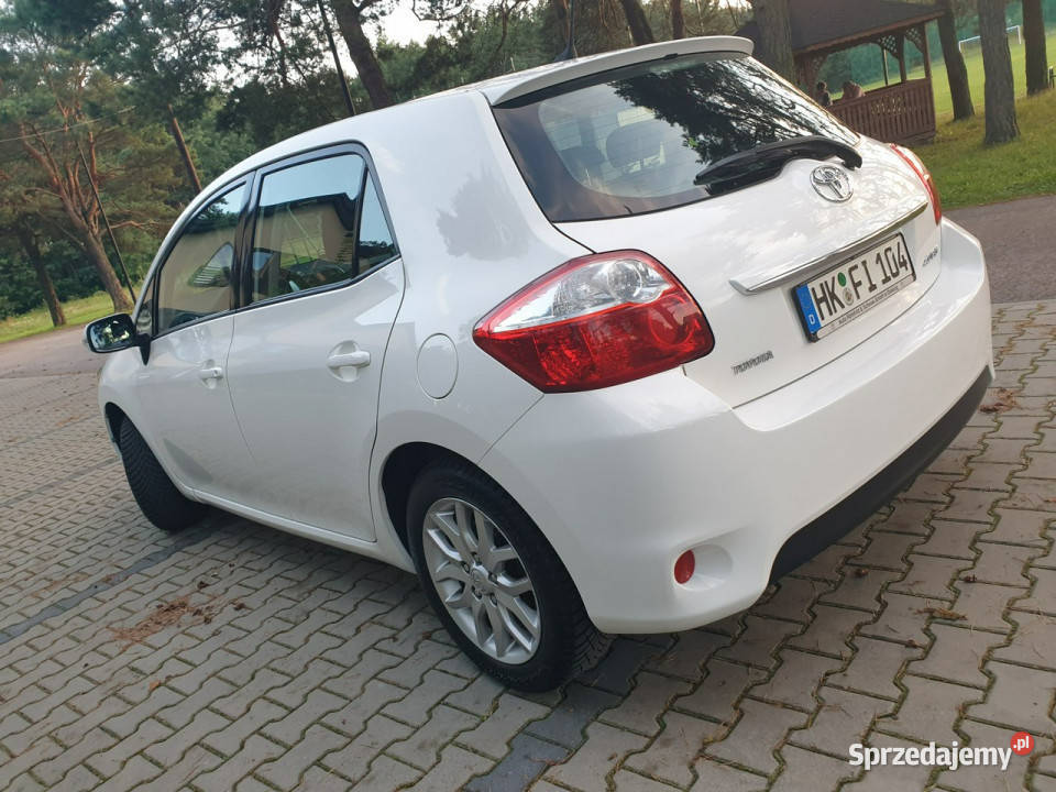 Toyota Auris 2011 r 16 Klima Ledy W Oryginale Chechło sprzedam