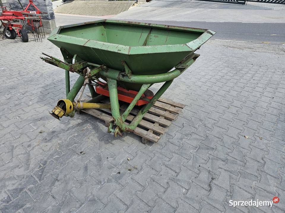 Rozsiewacz do nawozu Amazone F 603 Maków
