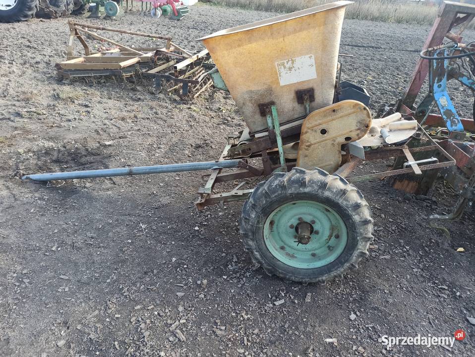 Rozsiewacz do nawozu Kos nieuszkodzony sprzedam