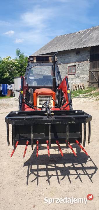 Ładowacz czołowy firmy Agrosped model V700 Wąbrzeźno
