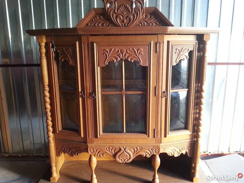 Stylowe zdobione meble