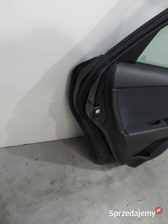 DRZWI LEWE TYŁ KOMBI 1H2 Toyota Auris II 2012 Rok produkcji 2013