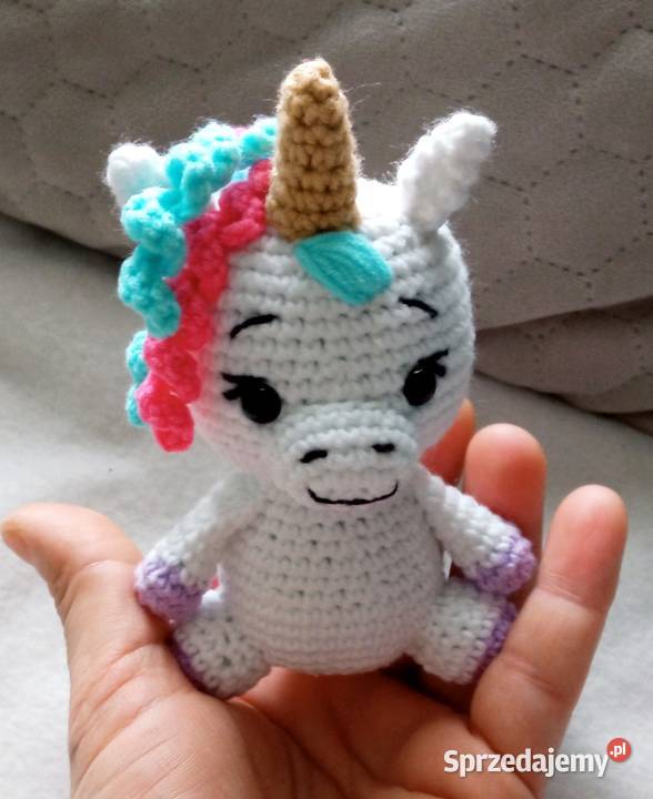 Jednorożec wykonany na szydełku Łask