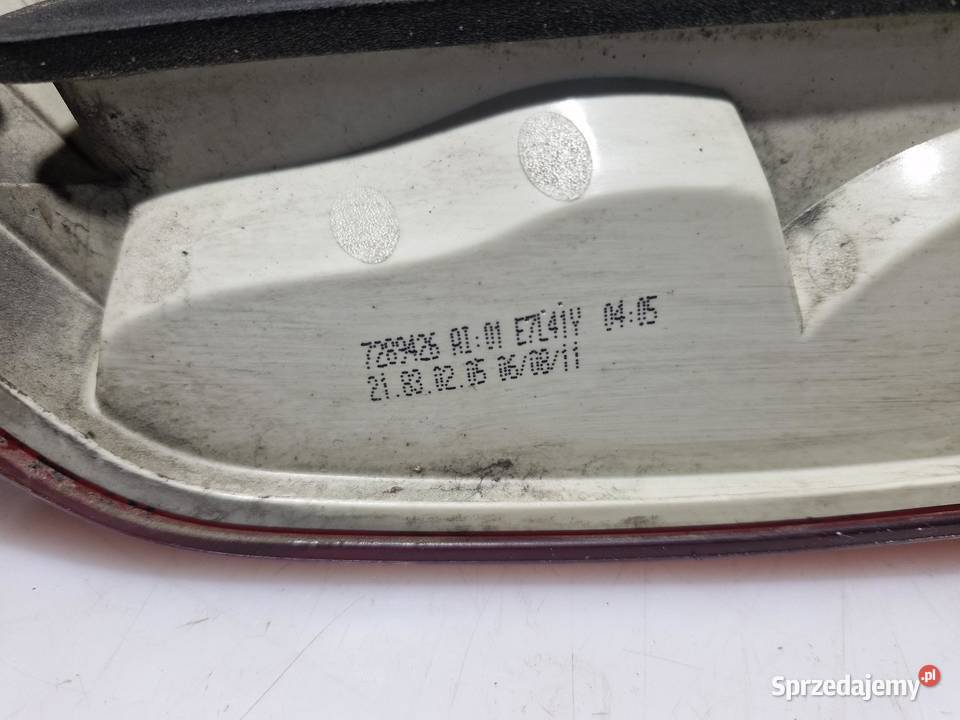BMW E90 LCI LAMPY TYŁ TYLNIE LED KOMPLET 7289426 osobowe sprzedam