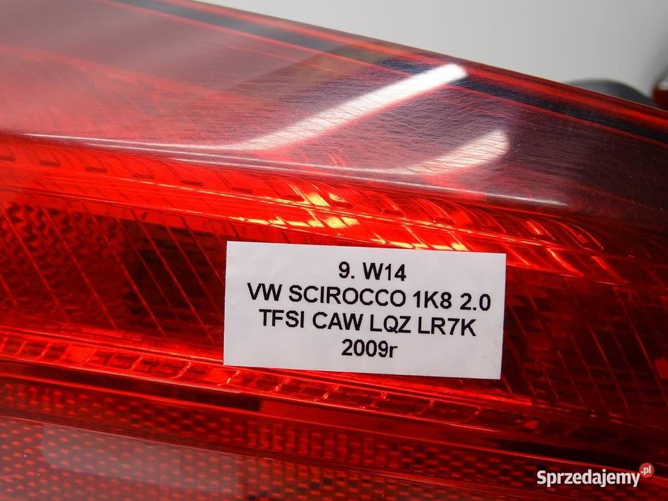 LAMPA LEWA TYLNA LEWY TYŁ W BŁOTNIK 1K8945095G osobowe