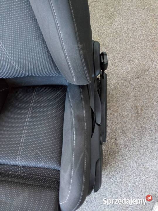 FOTELE KANAPA BOCZKI KOMBI GRZANE Opel Astra IV Rok produkcji 2011