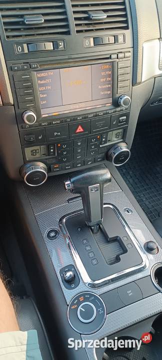 VOLKSWAGEN TOUAREG 42 V8 MEGA STAN Rumia