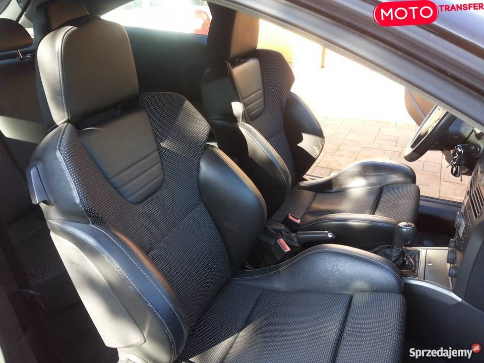 Opel Astra GTC OPC Black 18