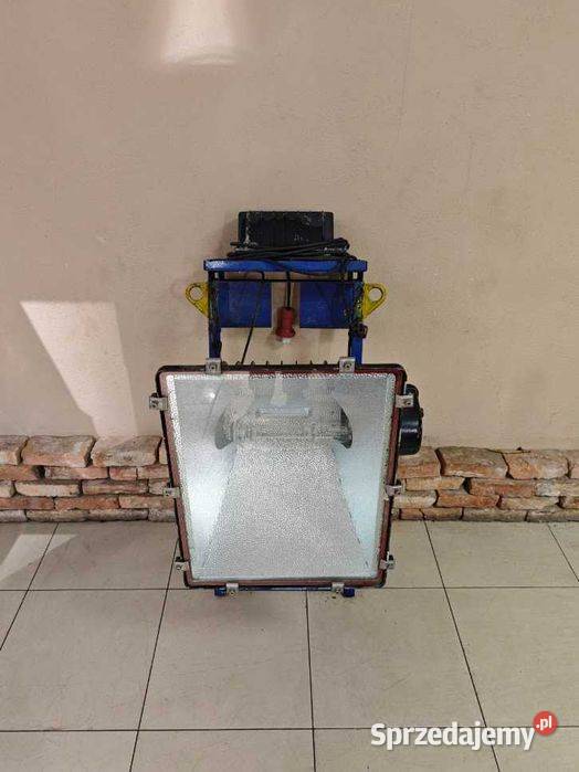 Oświetlenie masztowe 2000W 400V IP65 stelaż sprzedam
