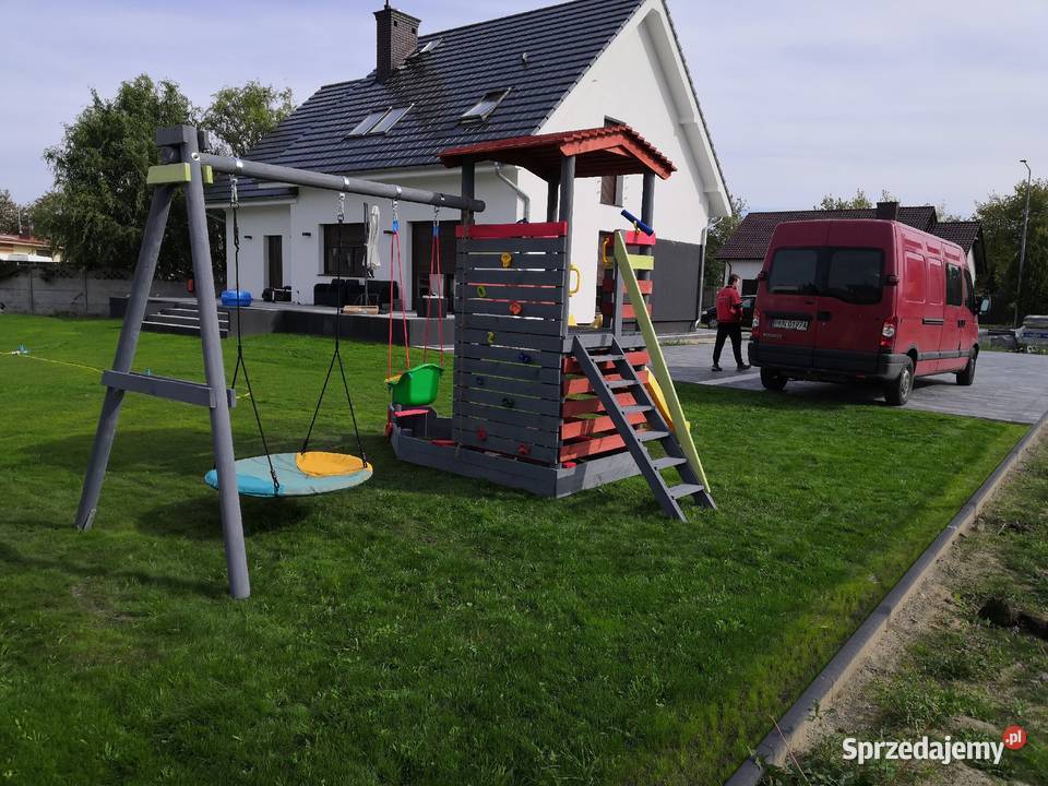 Plac zabaw huśtawka domek ścianka wielkopolskie Konin