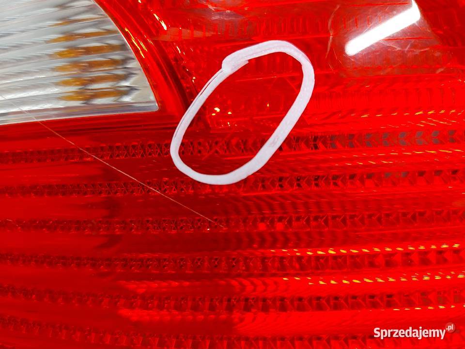 SKODA SUPERB II 10r lampa prawa tył 3T5945096