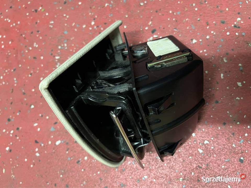 Popielniczka prawy tył Mercedes W211 beżowa Lublin