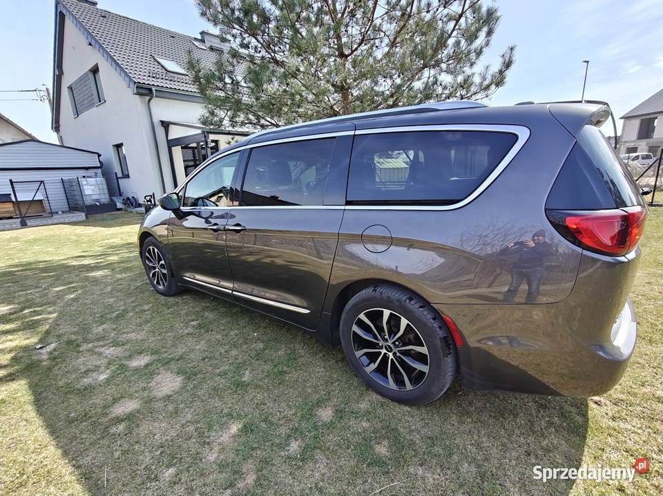 Pacifica 2018 104 przebiegu Wersja 8 osobowa automatyczna Pacifica Pacifica