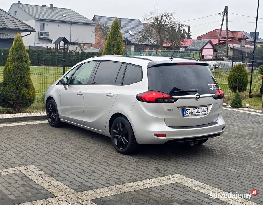 Opel Zafira 14 Turbo benzyna 7 osobowa zadbana nieuszkodzony Wola sprzedam