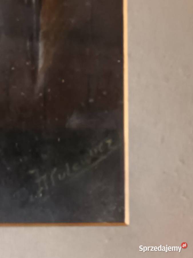 Trzy białe postacie w mroku Bielsko-Biała