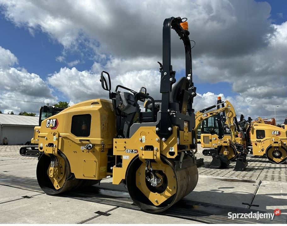 WALEC DROGOWY CATERPILLAR CB25 GC Tuliszków