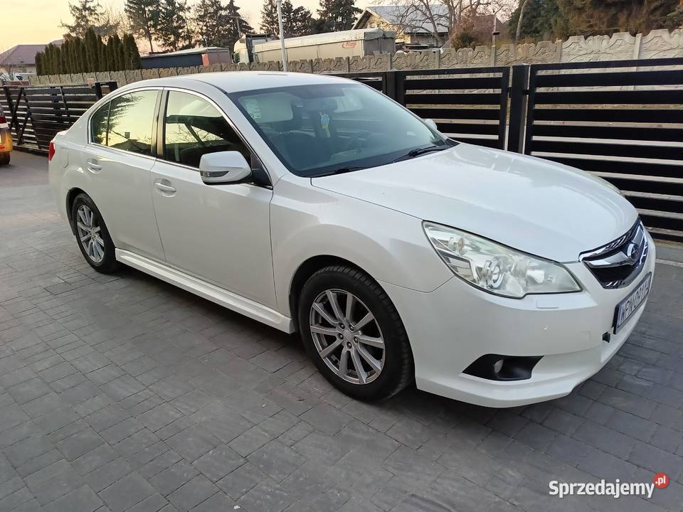 Subaru Legacy biała perła Staroźreby