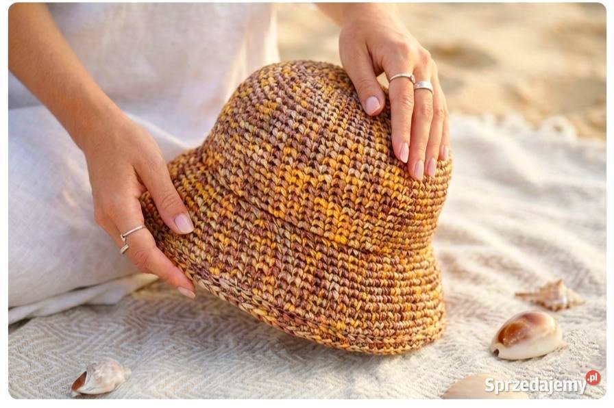 Kapelusz z naturalnej raffii ręczne robiony Piotrków Trybunalski