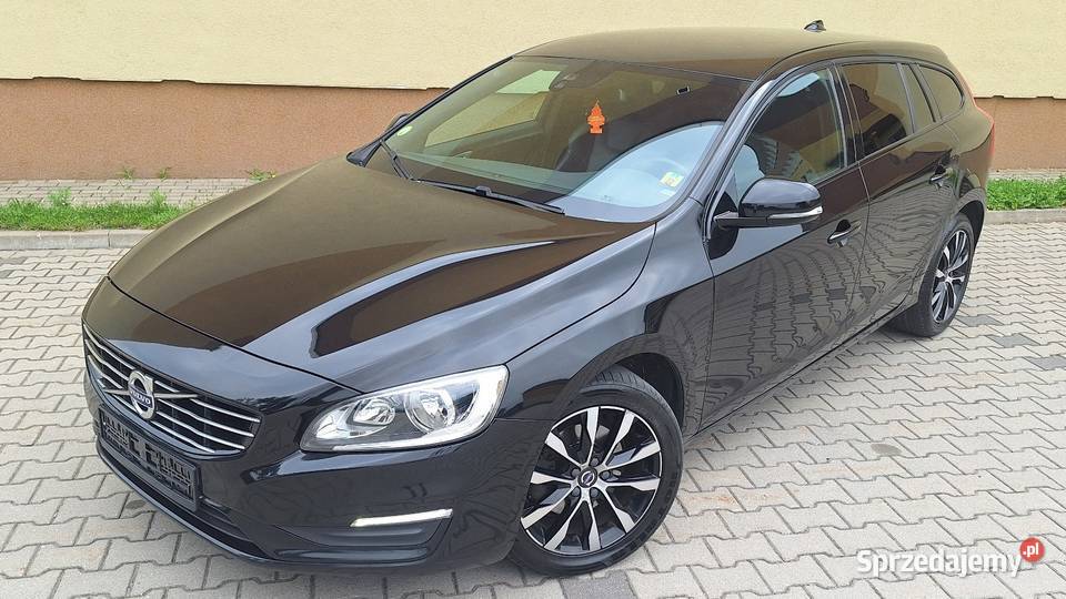 Volvo V60 Nawigacja Skóra led 2000cm3 Zamość sprzedam