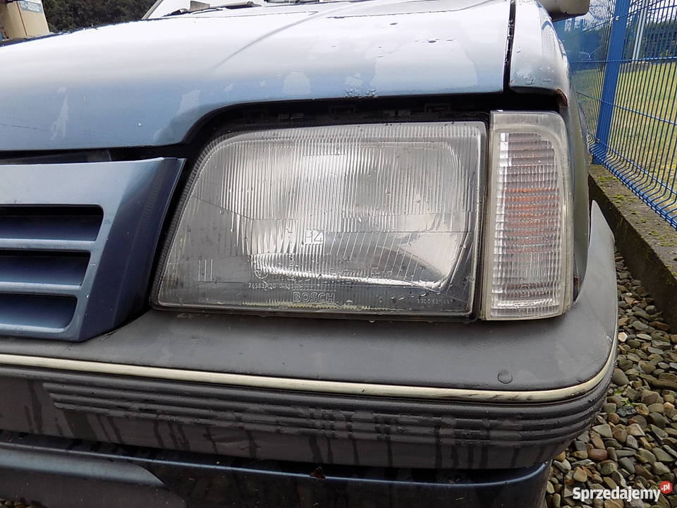 OPEL ASCONA C 8188r ZDERZAKSILNIKMASKA i inne Andrychów