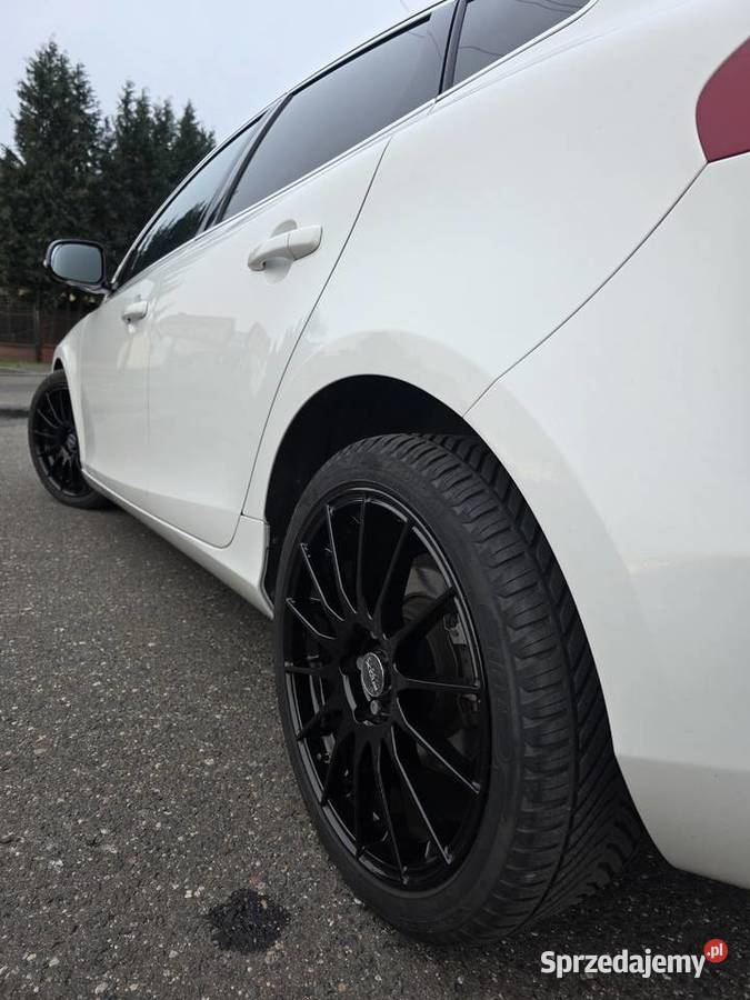 Volvo V40 R Design D4 Rok produkcji 2014 Turek sprzedam