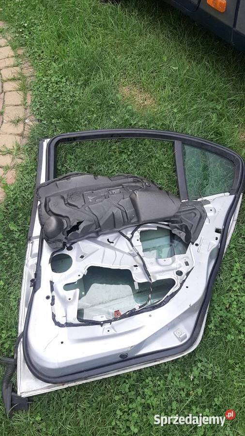 Drzwi do bmw e46 prawy tył Titan silwer z szybą Gadka