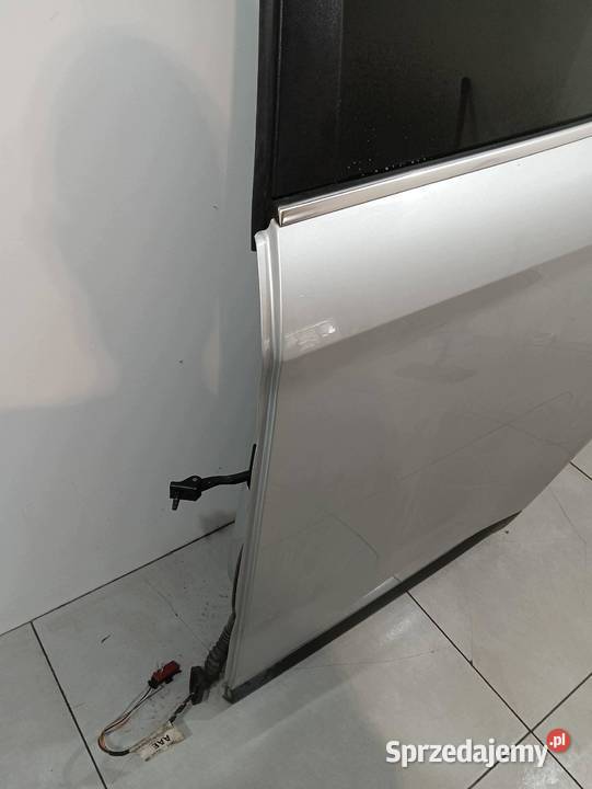 DRZWI LEWE TYŁ O8 Ford Kuga I 20082012 Rok produkcji 2010 Drzwi świętokrzyskie
