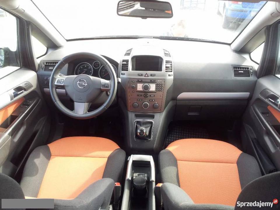 Sprzedam Opel Zafira czarny tempomat Krzywizna