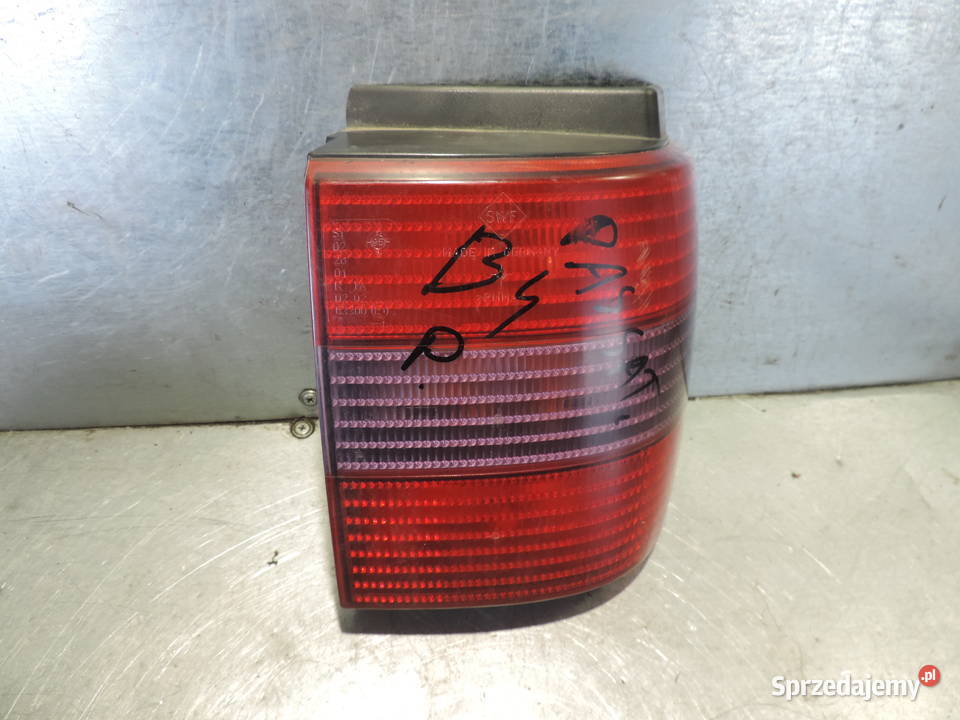 LAMPA PRAWY TYŁ VW PASSAT B4 KOMBI Rok produkcji 1996 Nowy Sącz