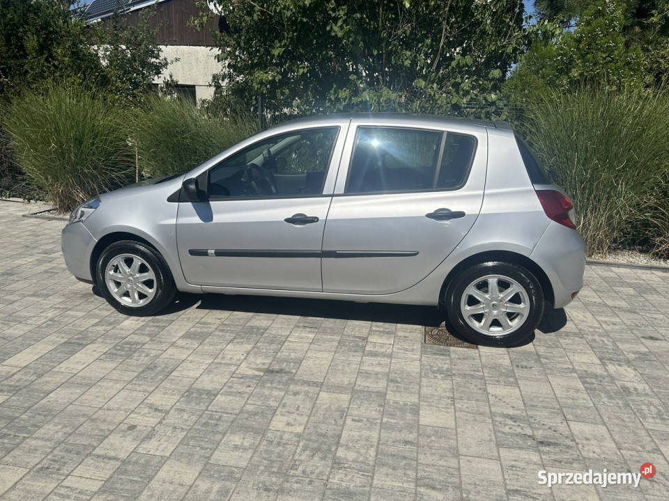 Renault Clio BEZWYPADKOWE Niski oryginalny Poznań